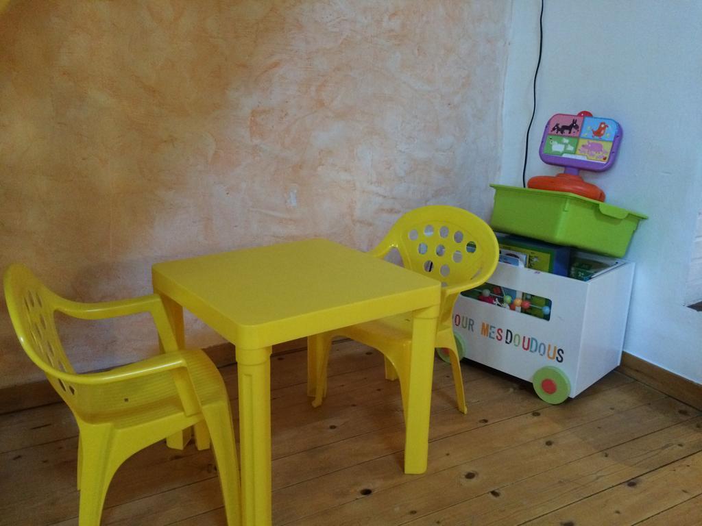 Duplex Avec Terrasse Tropezienne Lägenhet Pézenas Exteriör bild