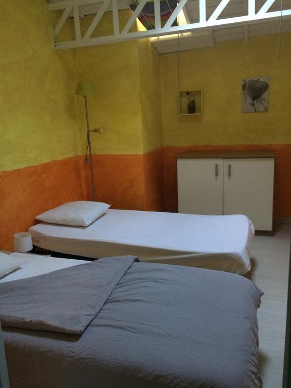 Duplex Avec Terrasse Tropezienne Lägenhet Pézenas Exteriör bild